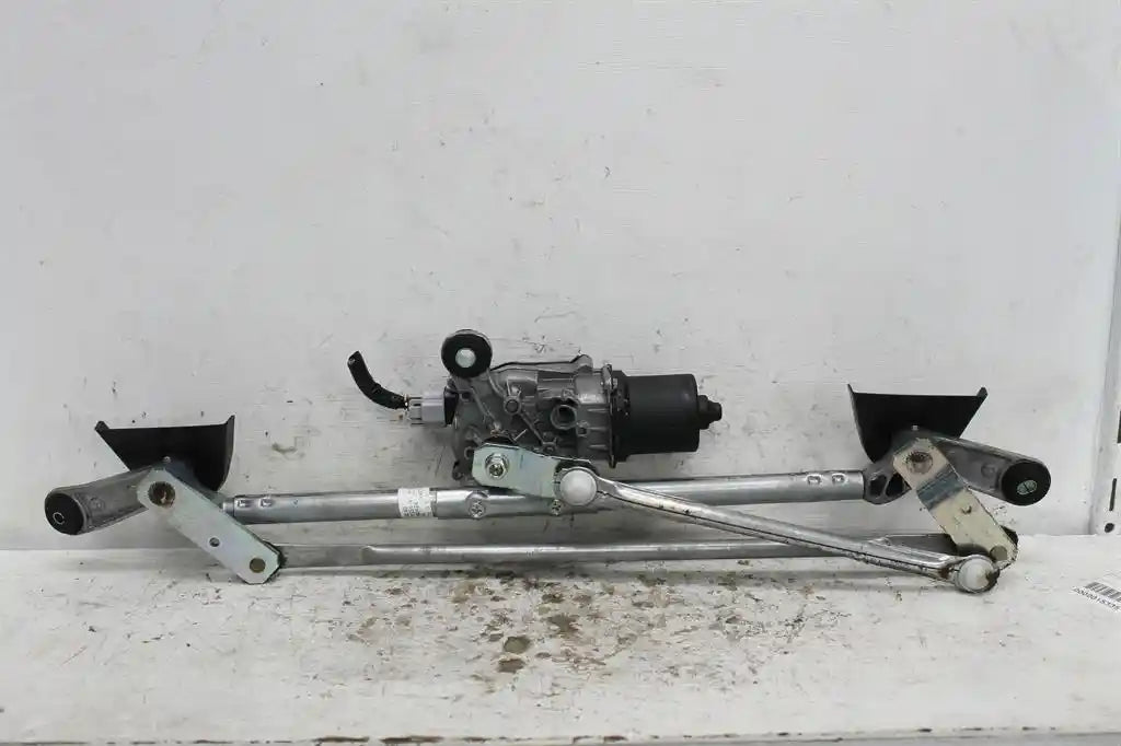 Nissan, Pathfinder Wiper Motor Front R52 06/13 04/21