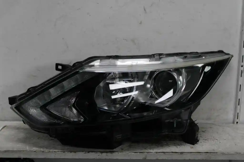 Nissan, Qashqai Left Headlamp J11 St/Ts Halogen Type 12/13 06/17