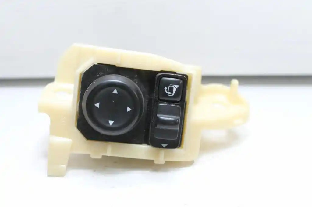 Nissan, Xtrail Misc Switch/Relay Mirror Switch T32 02/14 07/22