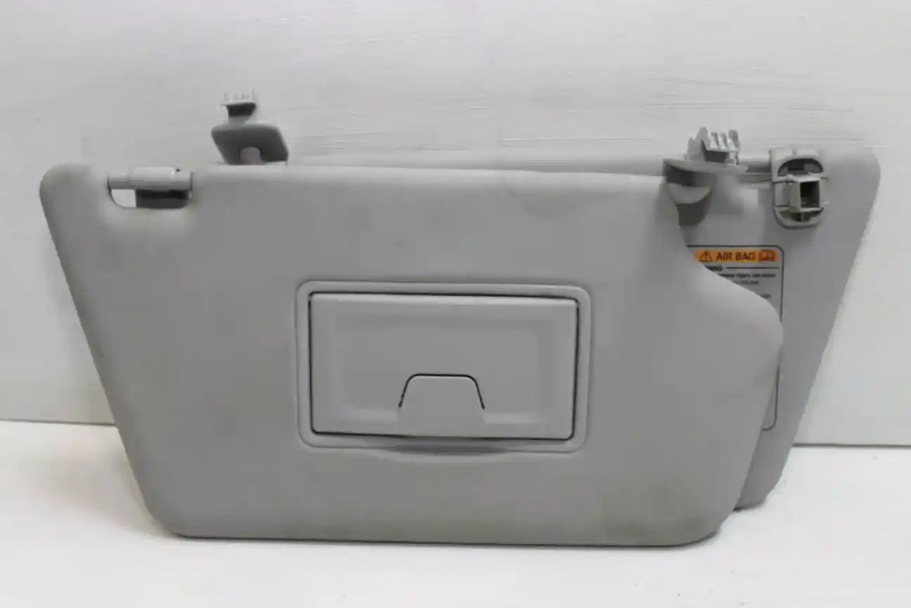 Mazda, 2 Sun Visor Dy Sii Pair 06/05 08/07