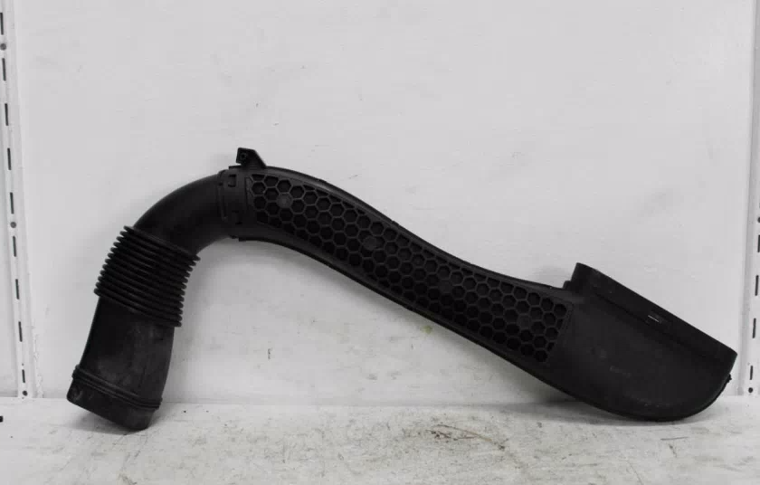 Mercedes, C Class Air Cleaner Duct/Hos W205, 08/14-07/23