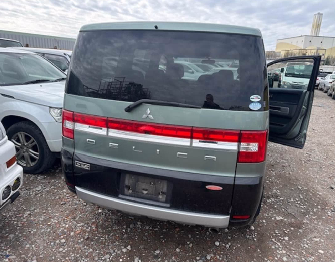 Mitsubishi, Delica Bootlid/Tailgate 5Th Gen 07- (Import)