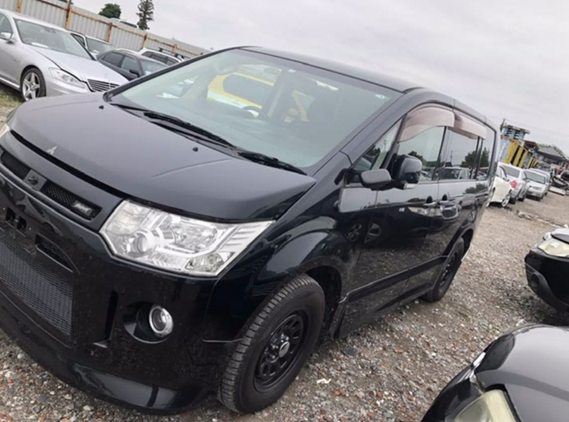 Mitsubishi, Delica Bonnet 5Th Gen 07- (Import)