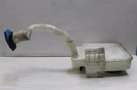Volkswagen, Golf Washer Bottle Gen 5-Gen 6, Non H/Lamp Washer Type, Single Pump, 06/04-12/15 J0089