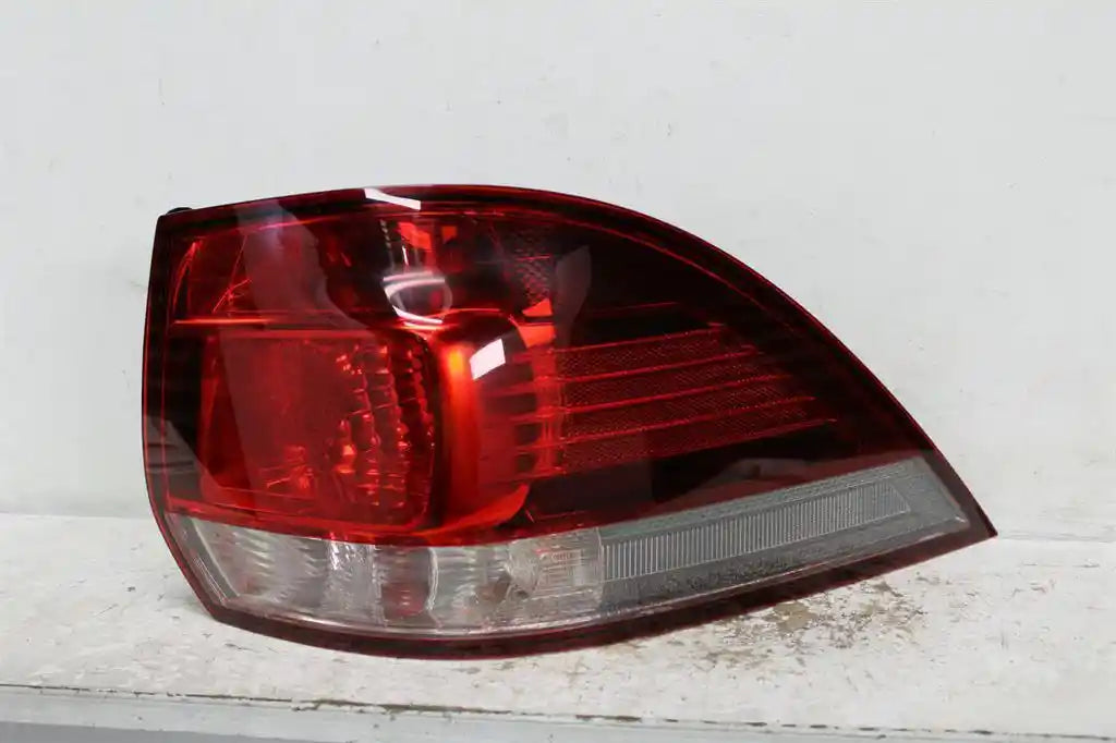 Volkswagen, Golf Right Taillight Gen 6 Wagon 09/09 01/13