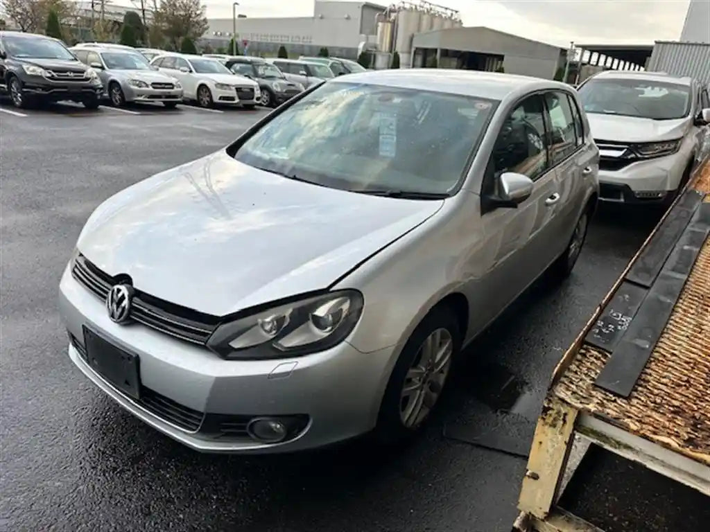 Volkswagen, Golf Rear Bumper Gen 6, Hatch, Standard, Non Park Sensor Type, 10/08-03/13 J5000B