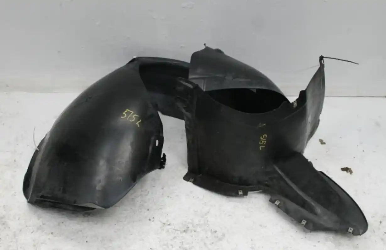 Volkswagen, Golf Left Guard Liner Gen 5, 06/04-02/09 J990