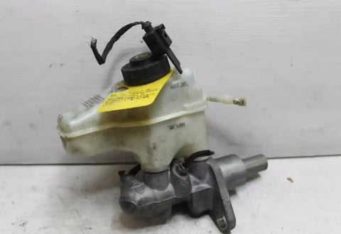 Volkswagen, Golf Master Cylinder Gen 5, W/ Sensor Type, 11/05-02/09 J0016