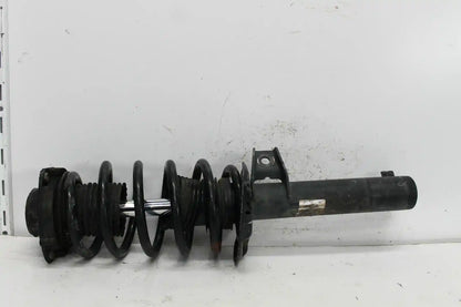 Volkswagen, Passat Left Front Strut 3C/Mk6 B6 3.2 03/06 03/11