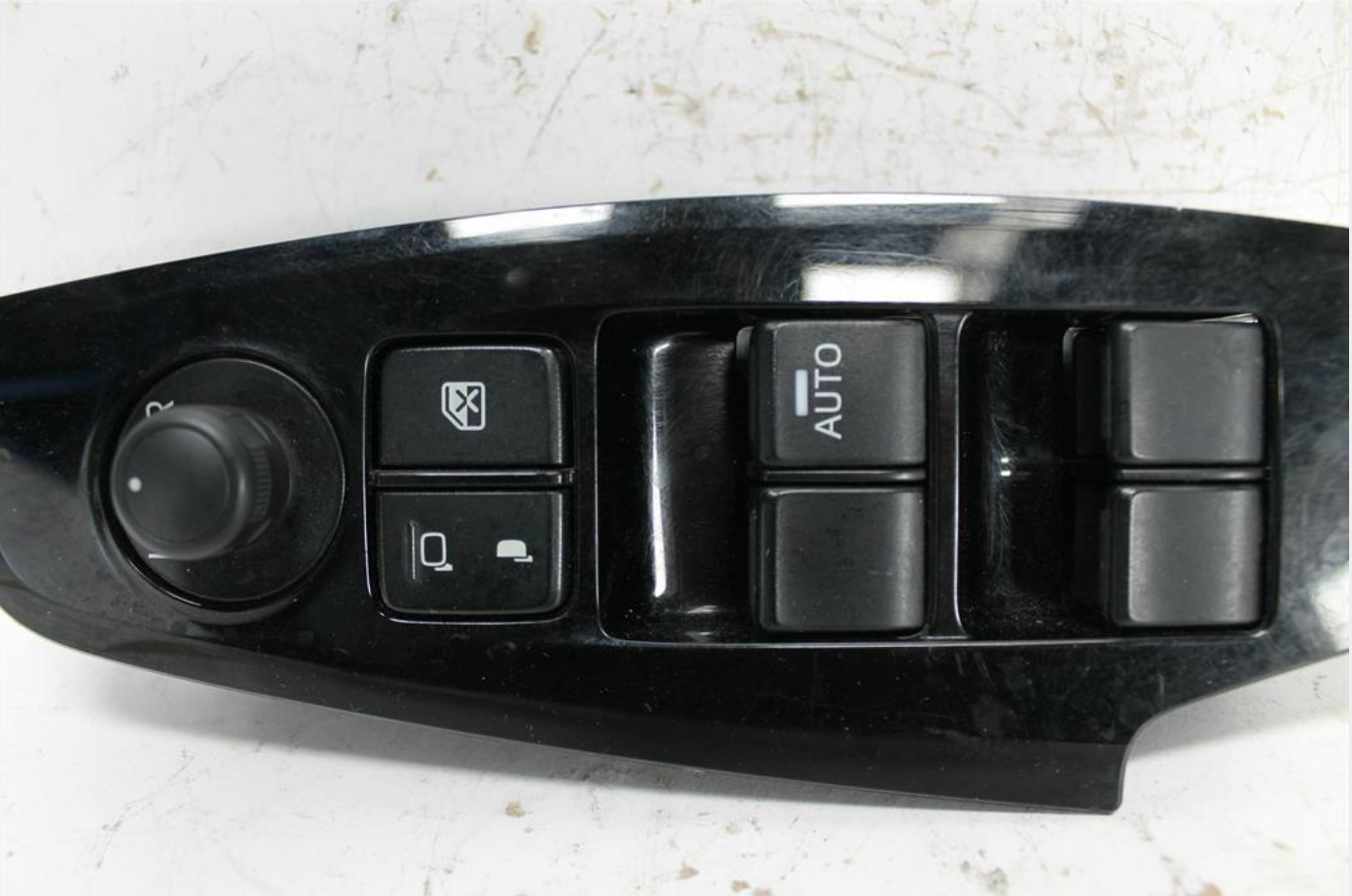 Mazda, 3 Power Window Switch Rh Front (Master Switch) W/ Power Fold & Auto Fold Mirror Type Bn 05/16 02/19