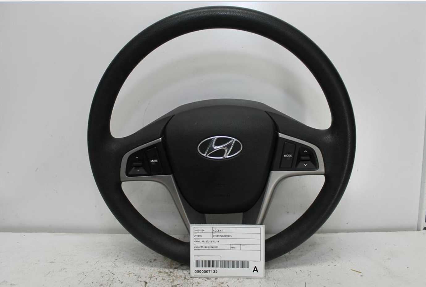 Hyundai, Accent Steering Wheel Vinyl Rb 07/13 12/19