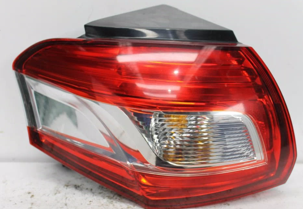 Peugeot, 4008 Left Taillight In Body 06/12 12/17
