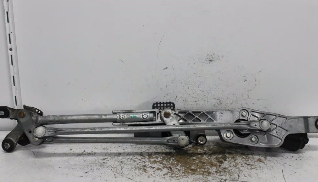 Mazda, 2 Wiper Motor Front De Series 09/07 09/14