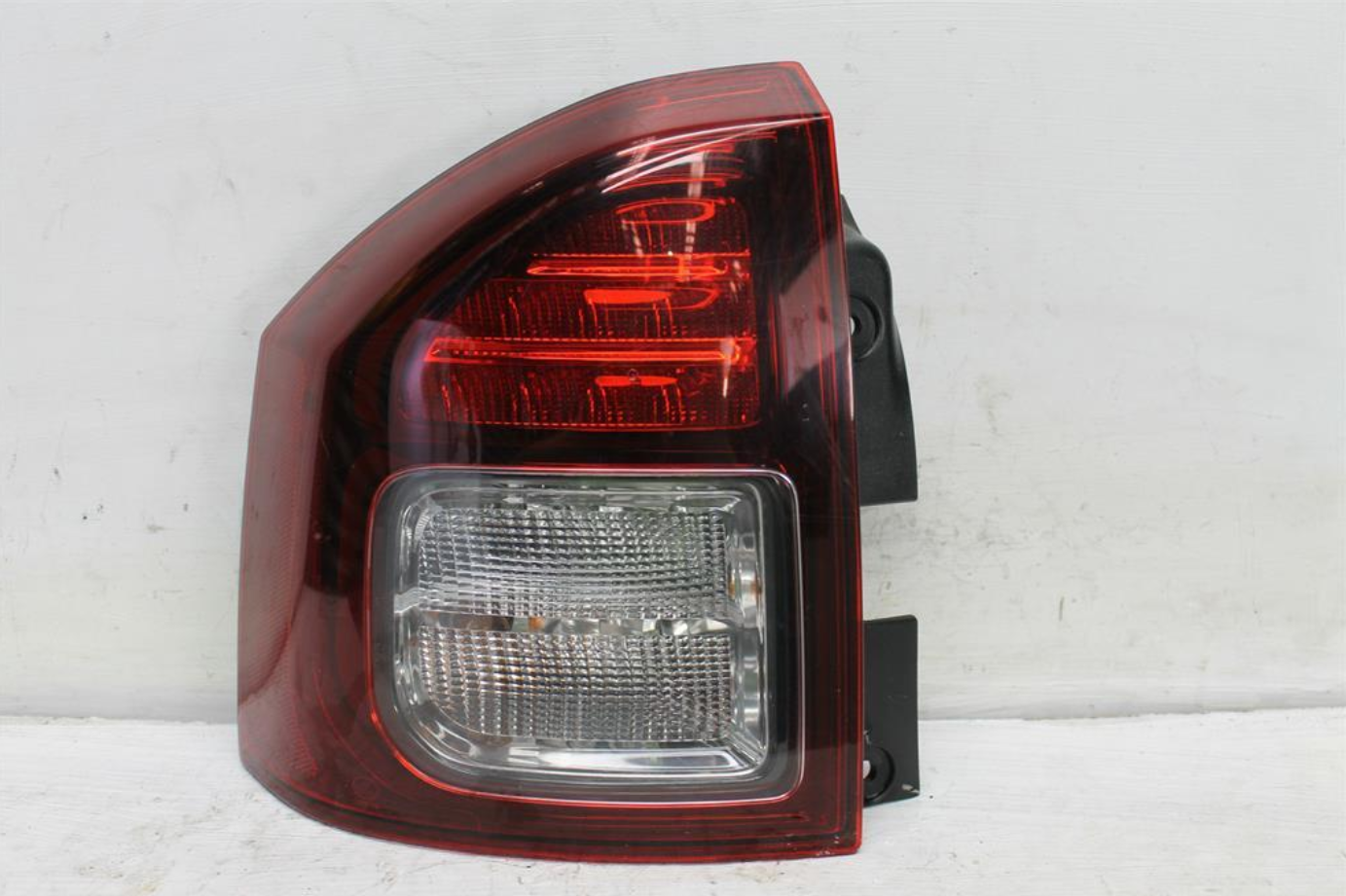 Jeep, Compass Left Taillight In Body Mk Smoked Bezel 03/13 12/16
