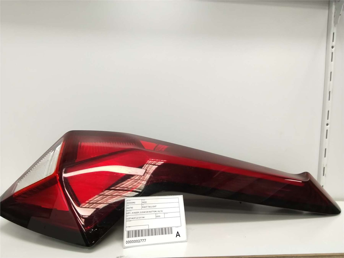 MG, MG3 Right Taillight Szp1 In Body Clear On Bottom 06/18