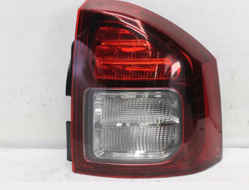 Jeep, Compass Right Taillight Mk In Body Smoked Bezel 03/13 12/16