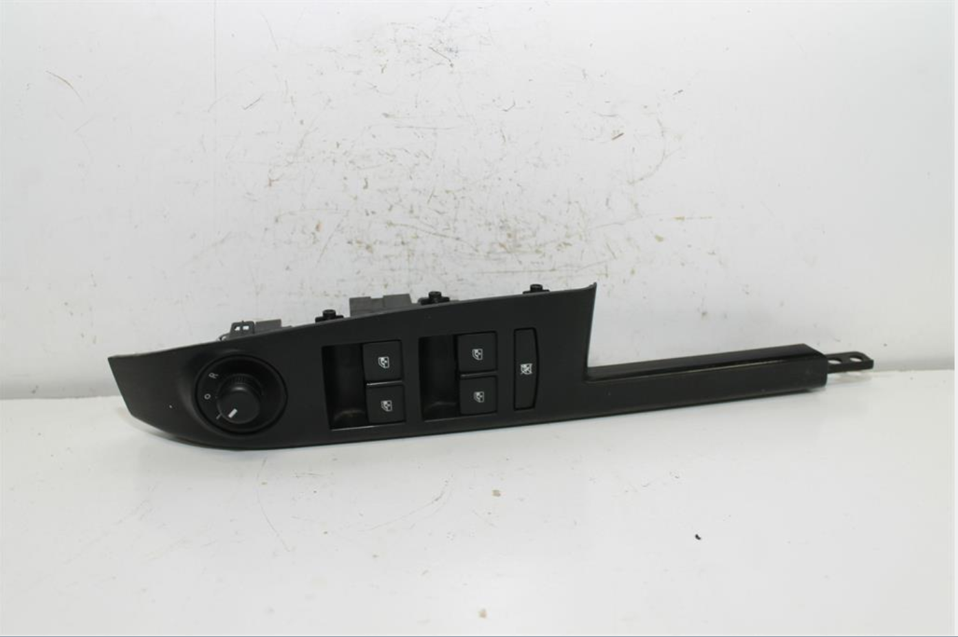 Holden, Barina Power Window Switch Rh Front (Master Switch) Hatch/Sedan Tm 09/11 08/16