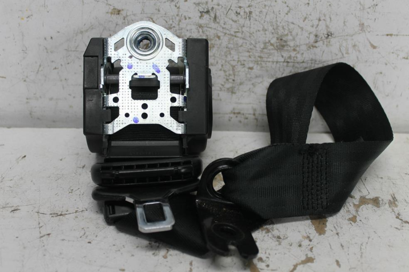 Ford, Ecosport Seat Belt Lh Rear Seat Belt Only Bk Bl 11/13 01/20