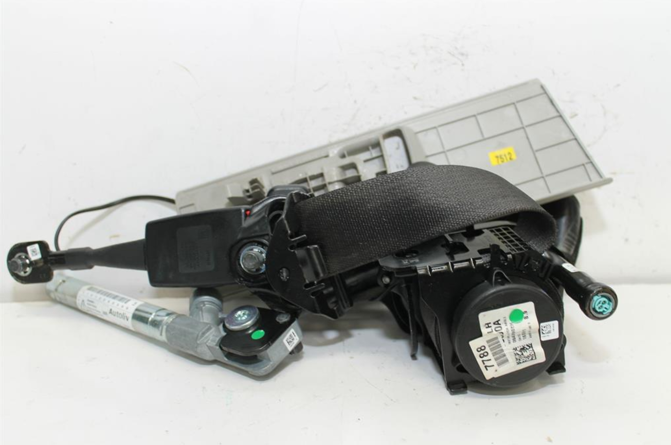 Holden, Barina Seat Belt Lh Front Assy (Belt And Stalk) Sedan/Hatch Tm 09/11 12/18